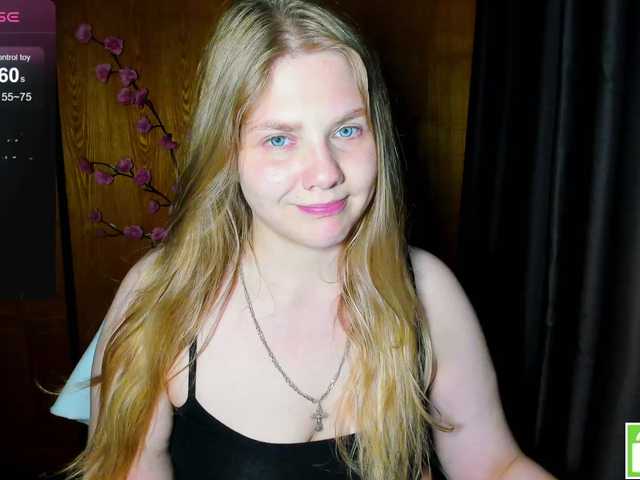 Emma-Frizea live cam on BongaCams