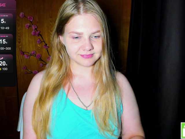 Emma-Frizea live cam on BongaCams