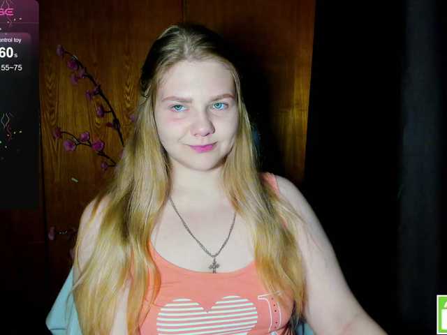 Emma-Frizea live cam on BongaCams