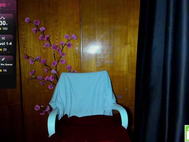 Emma-Frizea live cam on BongaCams