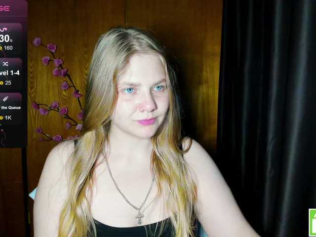 Emma-Frizea live cam on BongaCams