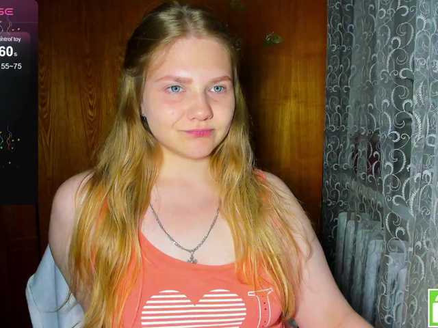 Emma-Frizea live cam on BongaCams
