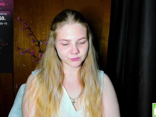 Emma-Frizea live cam on BongaCams