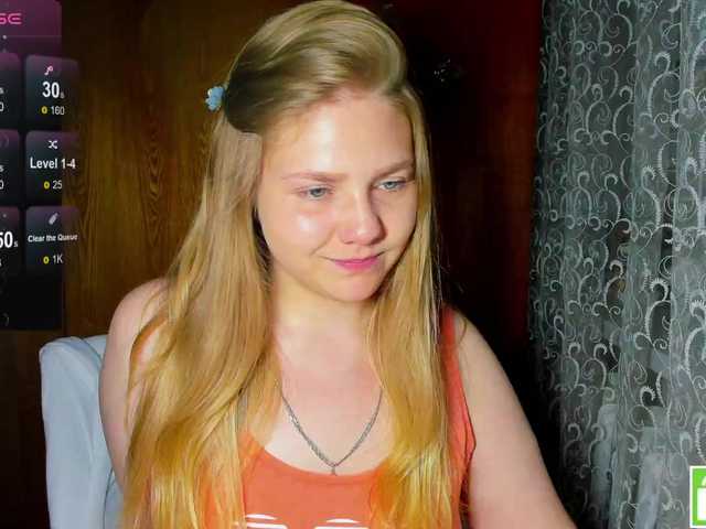 Emma-Frizea live cam on BongaCams