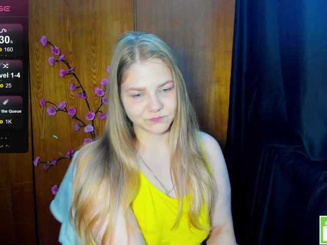 Emma-Frizea live cam on BongaCams