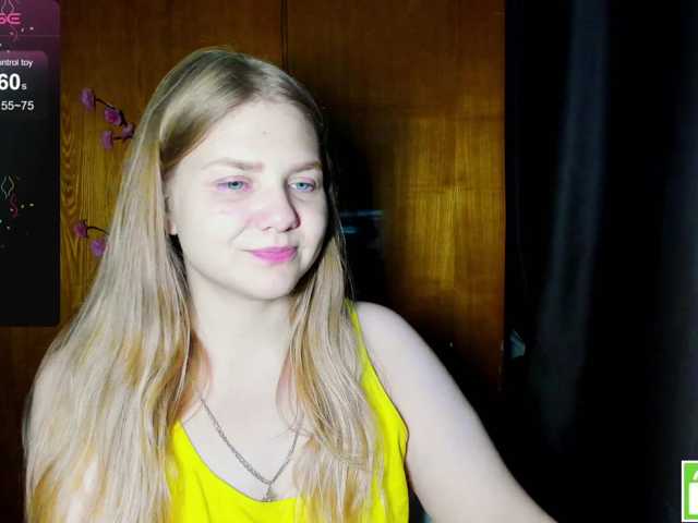 Emma-Frizea live cam on BongaCams