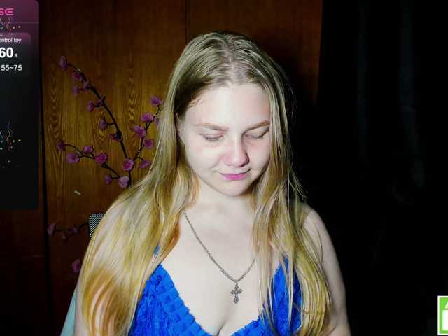 Emma-Frizea live cam on BongaCams