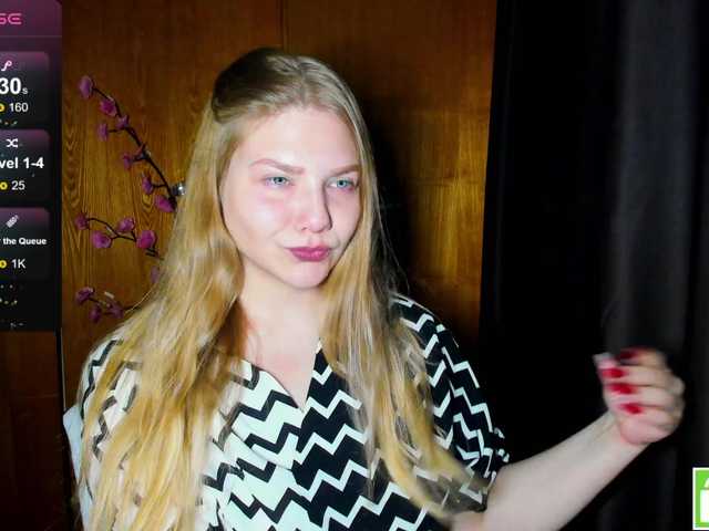 Emma-Frizea live cam on BongaCams