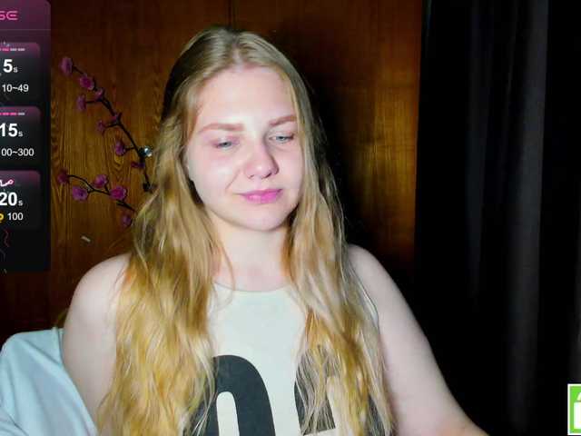 Emma-Frizea live cam on BongaCams
