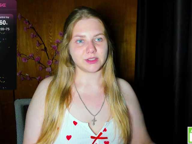 Emma-Frizea live cam on BongaCams