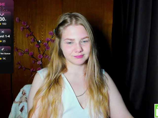 Emma-Frizea live cam on BongaCams