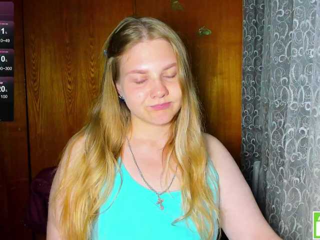Emma-Frizea live cam on BongaCams