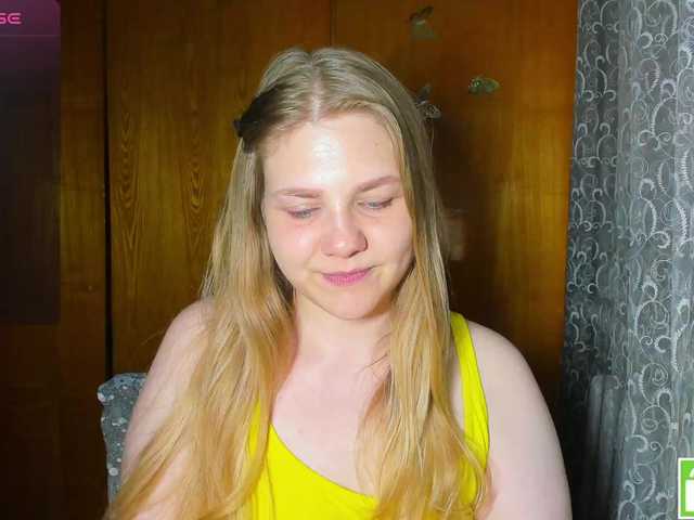 Emma-Frizea live cam on BongaCams