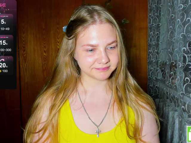 Emma-Frizea live cam on BongaCams
