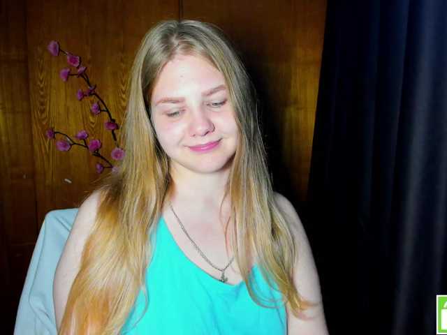 Emma-Frizea live cam on BongaCams