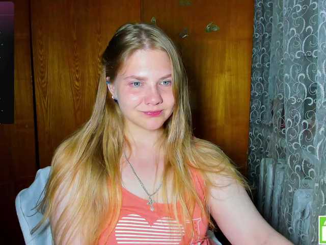 Emma-Frizea live cam on BongaCams