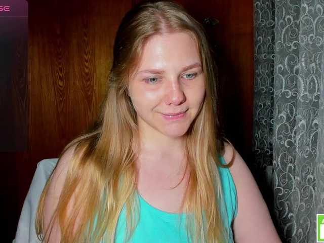 Emma-Frizea live cam on BongaCams
