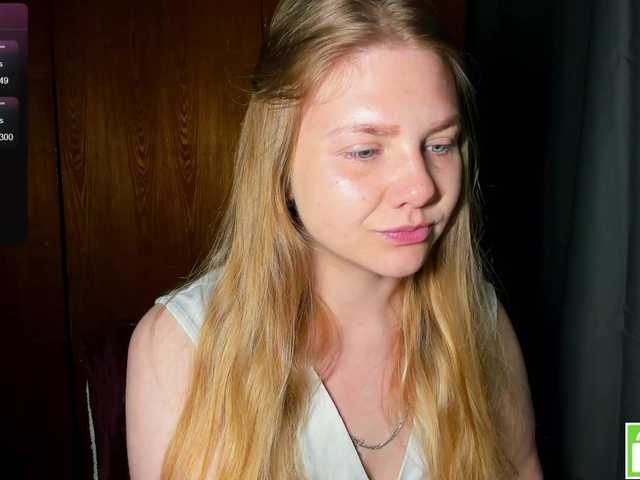 Emma-Frizea live cam on BongaCams