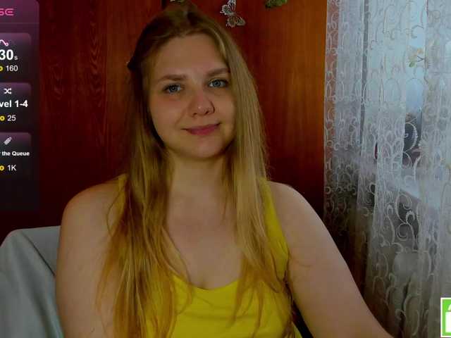 Emma-Frizea live cam on BongaCams