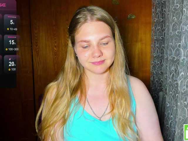 Emma-Frizea live cam on BongaCams