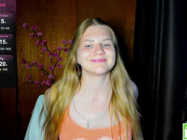 Emma-Frizea live cam on BongaCams