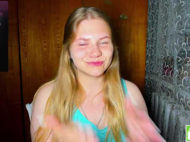 Emma-Frizea live cam on BongaCams