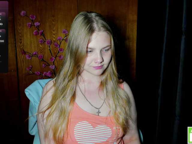 Emma-Frizea live cam on BongaCams
