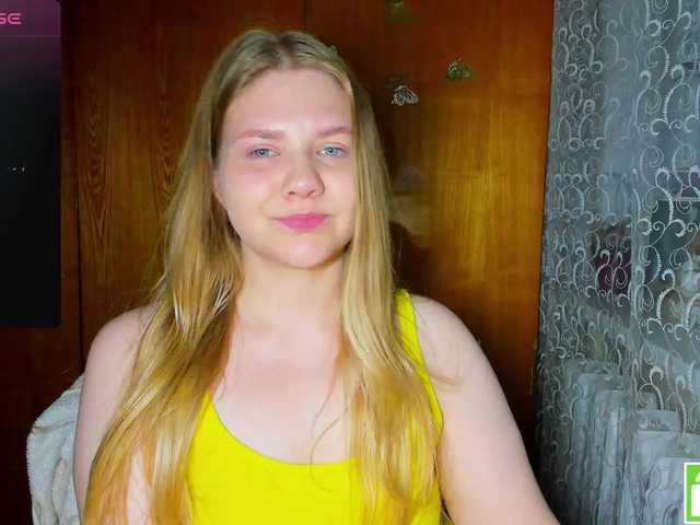 Emma-Frizea live cam on BongaCams