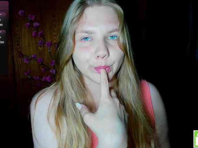 Emma-Frizea Live Webcam on BongaCams
