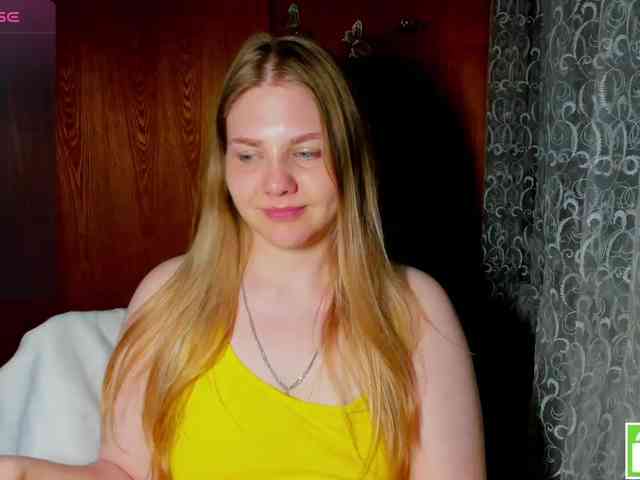 Emma-Frizea Live Webcam on BongaCams