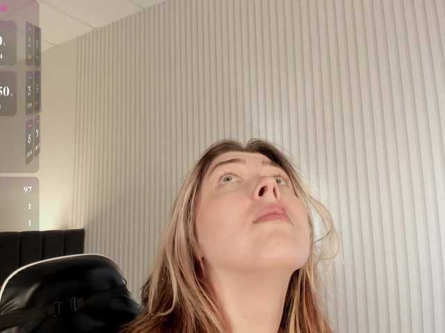 Vanessa-Walters live cam on BongaCams