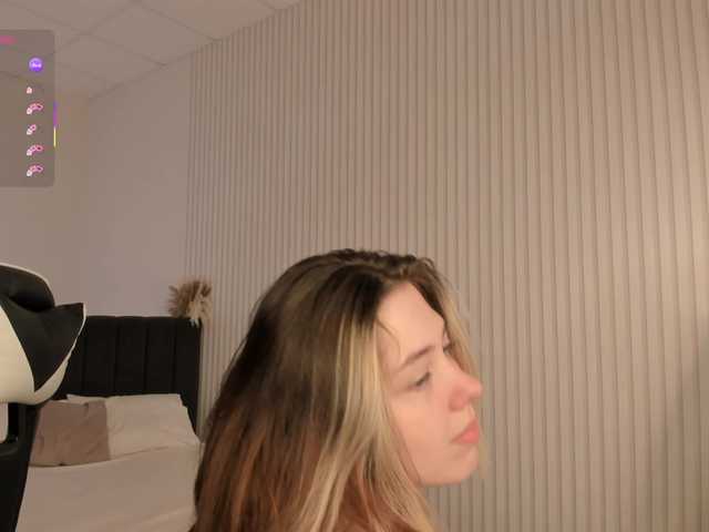 Vanessa-Walters live cam on BongaCams