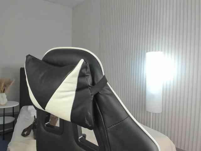 Vanessa-Walters webcam