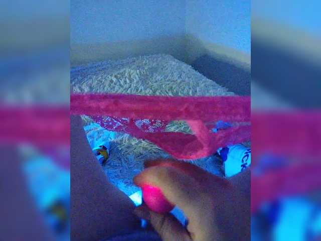 Piff_Pawlady live cam preview