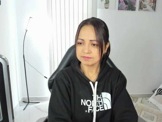 Carlin1511 live cam on BongaCams