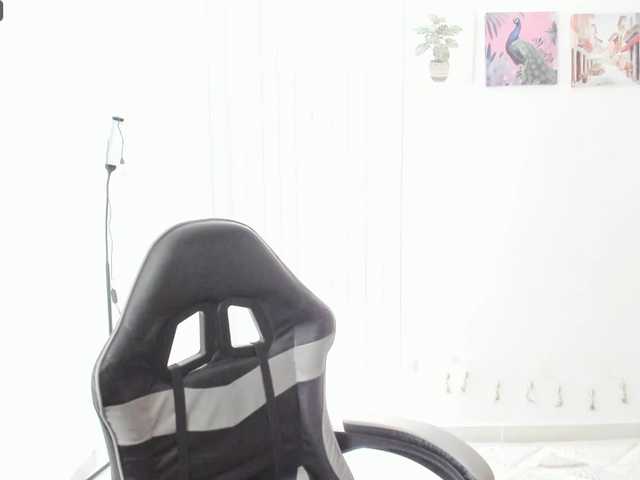 Carlin1511's BongaCams show and profile