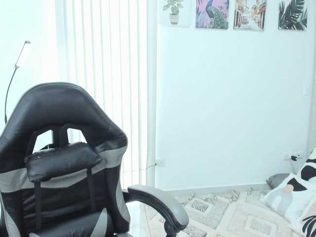 Carlin1511 live cam on BongaCams