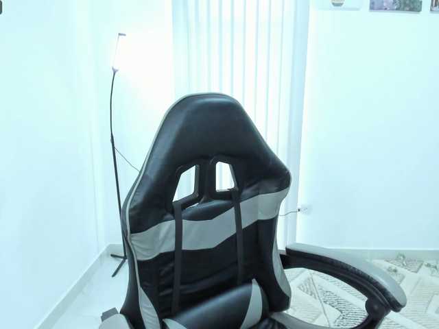 Carlin1511 live cam on BongaCams