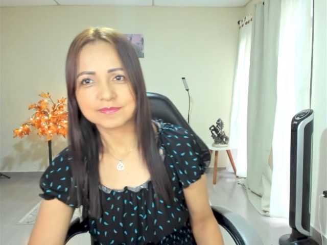 Carlin1511 live cam on BongaCams