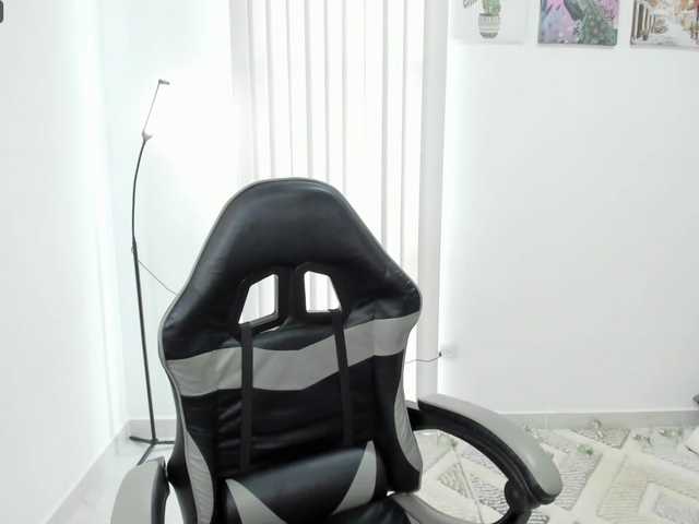 Carlin1511 live cam on BongaCams
