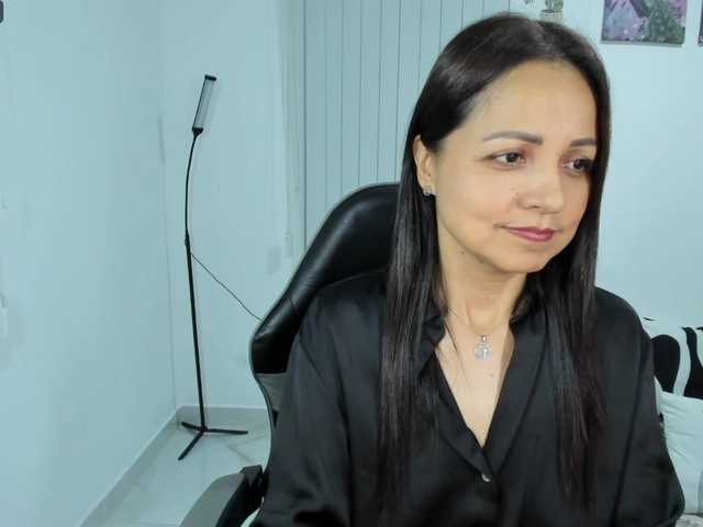 Carlin1511 live cam on BongaCams