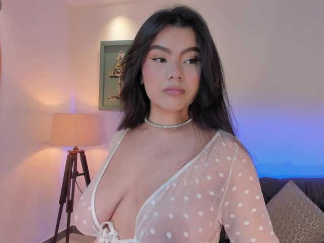 CandaseRussell live cam on BongaCams