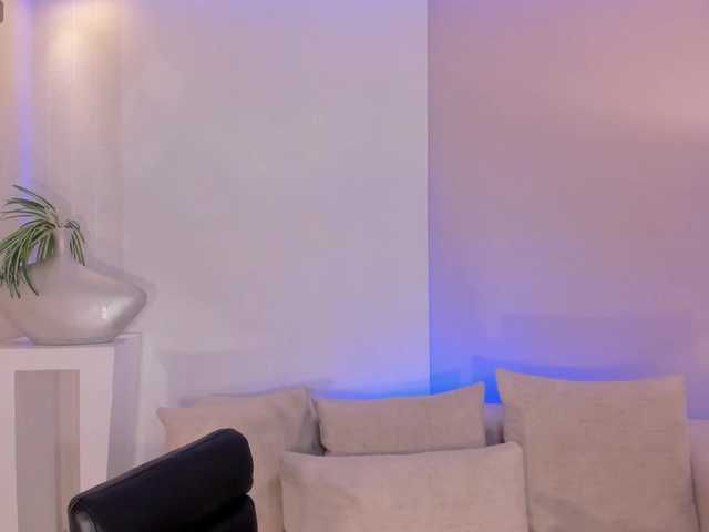 CandaseRussell live cam on BongaCams