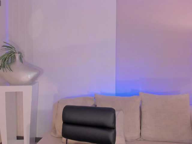 CandaseRussell live cam on BongaCams