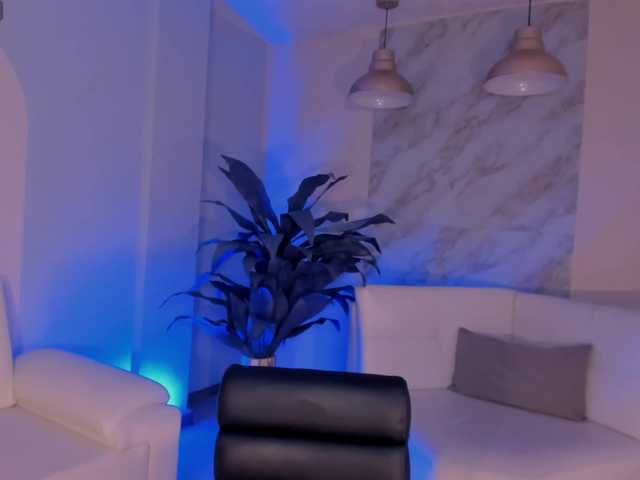 CandaseRussell live cam on BongaCams