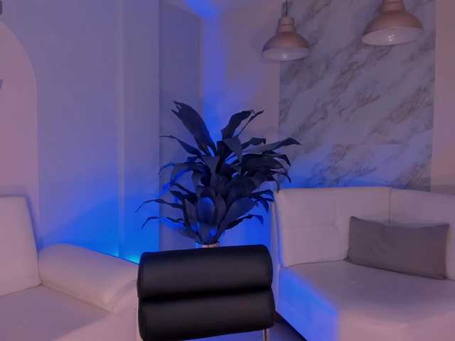 CandaseRussell live cam on BongaCams