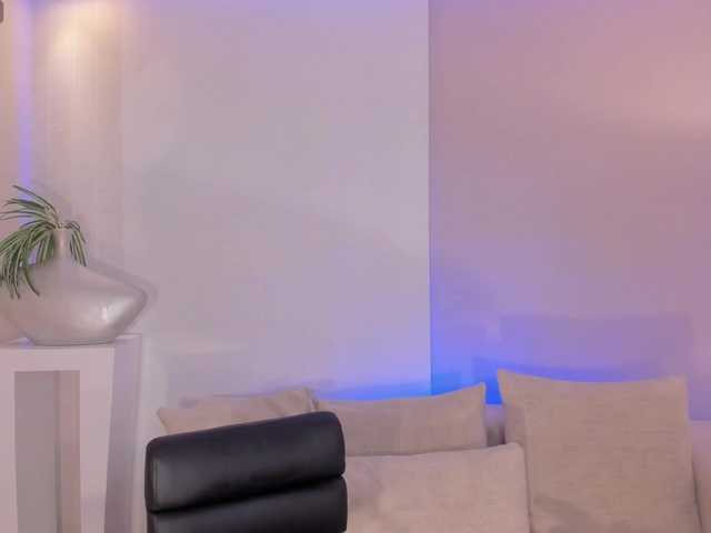 CandaseRussell live cam on BongaCams