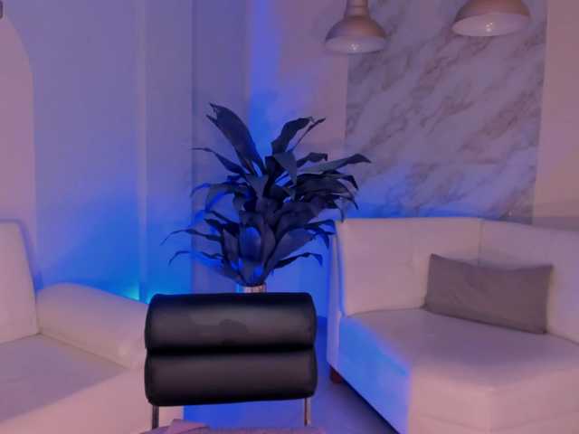 CandaseRussell live cam on BongaCams