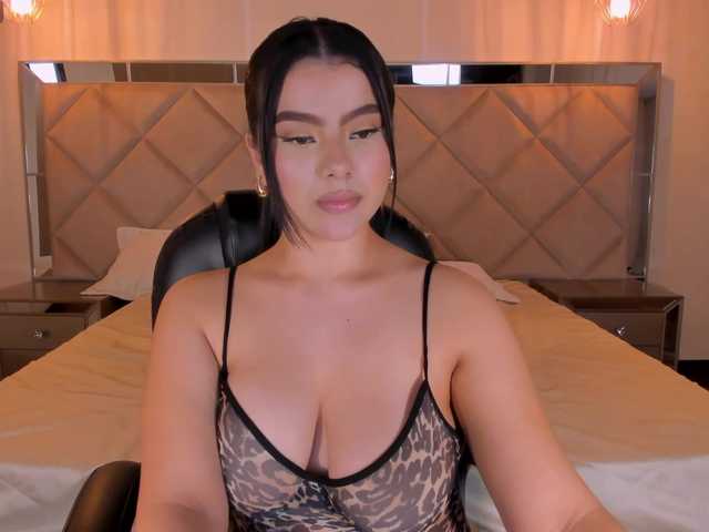 CandaseRussell live cam on BongaCams