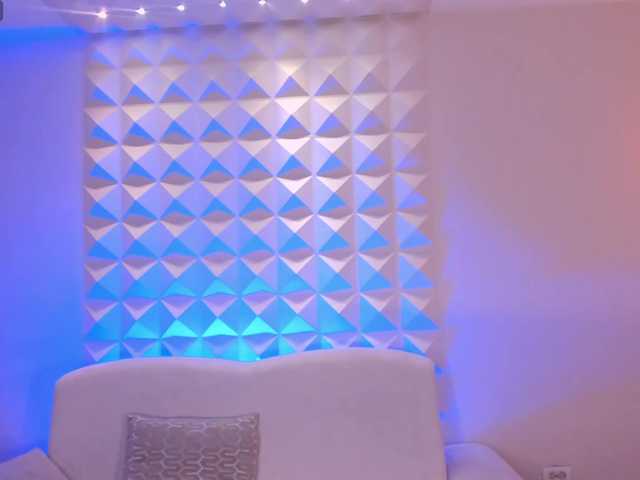 CandaseRussell's BongaCams show and profile